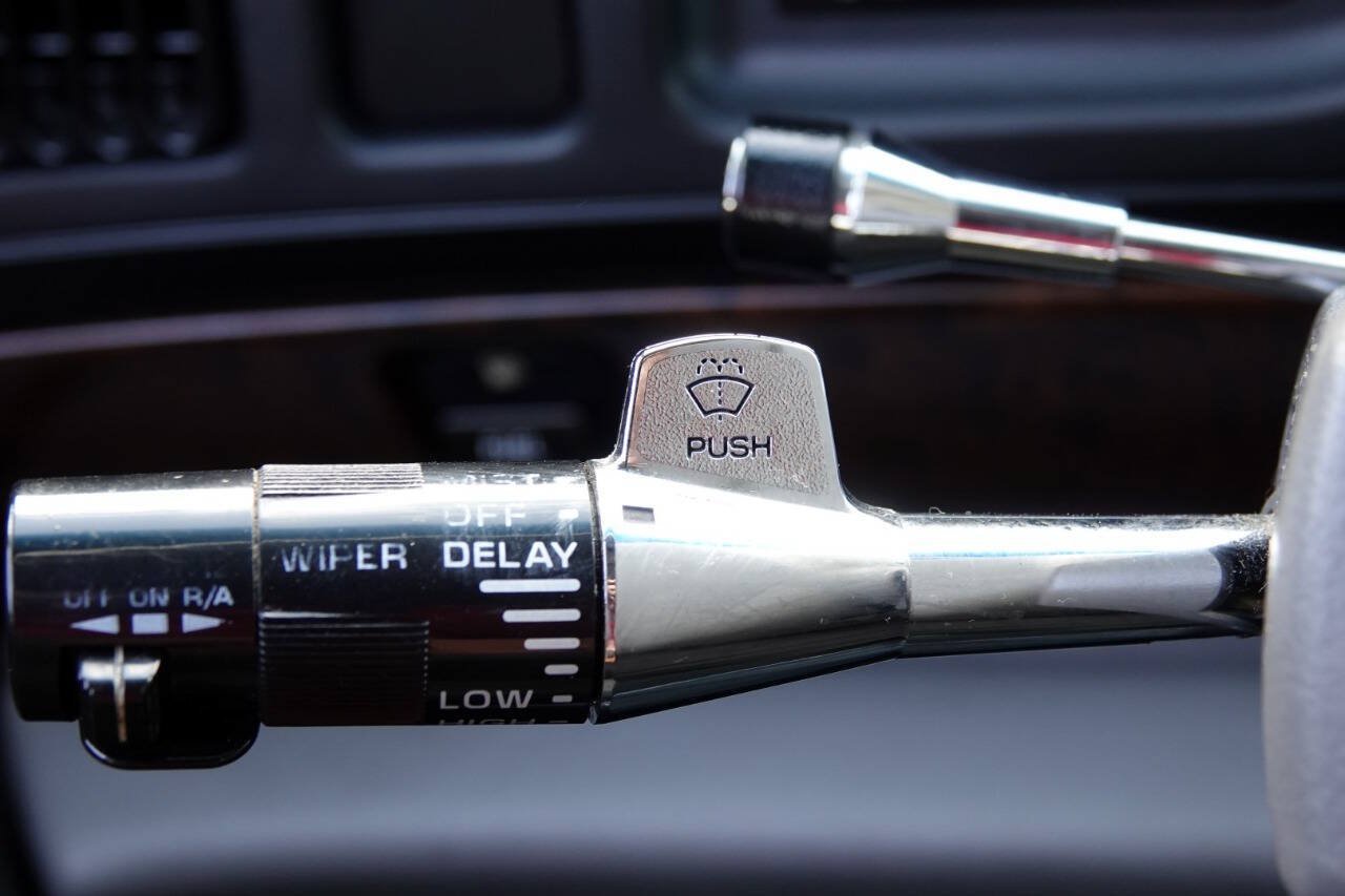 Used 1993 Buick Park Avenue Ultra FWD image 87