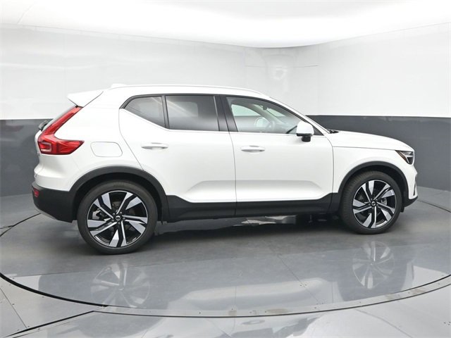 Used 2024 Volvo XC40 B5 Plus w/ Protection Package Premier image 8