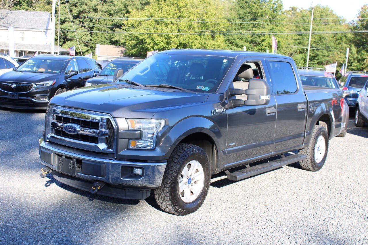 Used 2015 Ford F150 XLT w/ Equipment Group 301A Mid AWD/4WD image 2