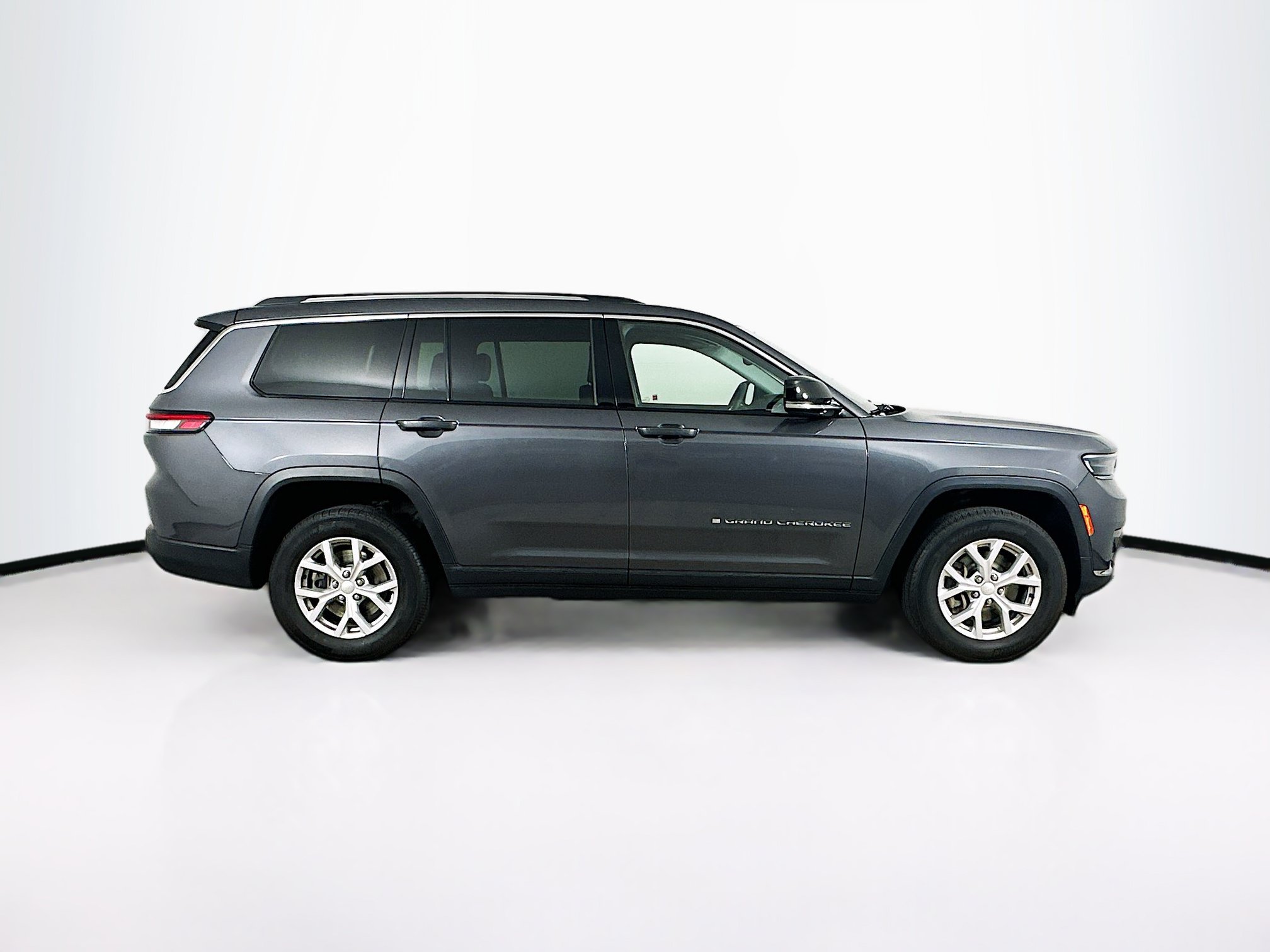 Used 2023 Jeep Grand Cherokee L Limited AWD/4WD image 10