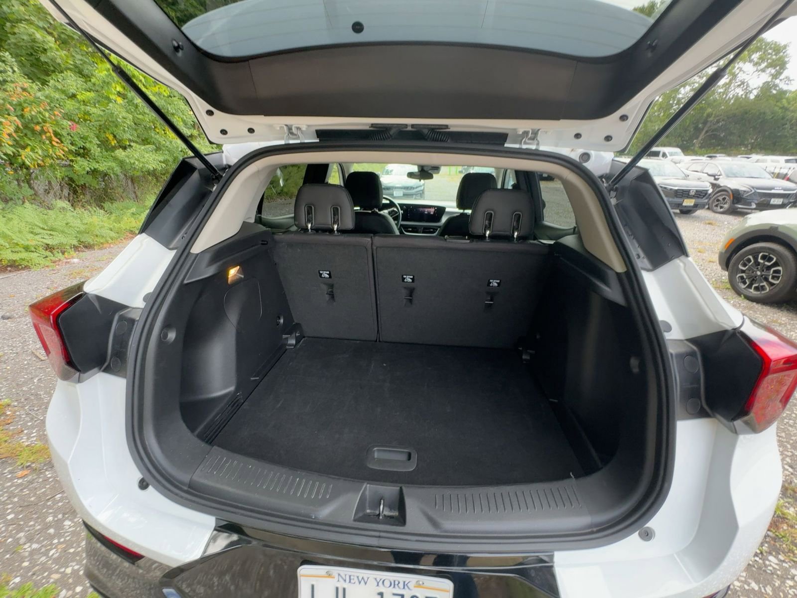 Used 2024 Buick Encore GX Sport Touring image 25