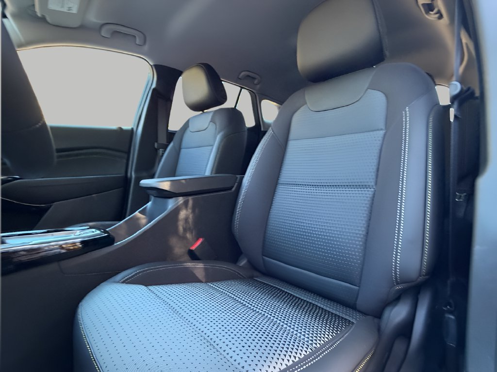 New 2026 Chevrolet Trax LT w/ Midnight Edition FWD image 16
