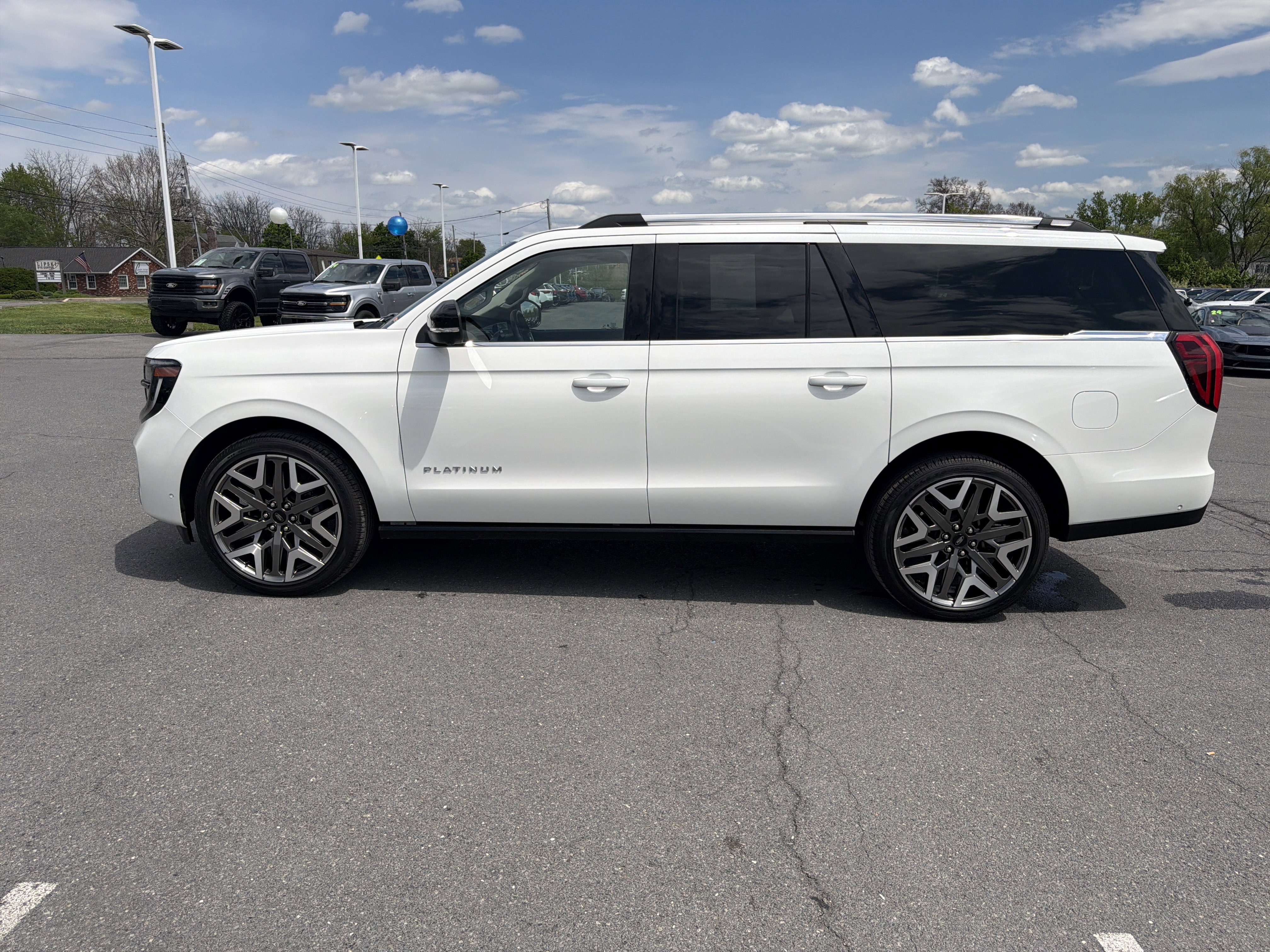 Used 2025 Ford Expedition Max Platinum w/ Platinum Ultimate Package AWD/4WD image 7