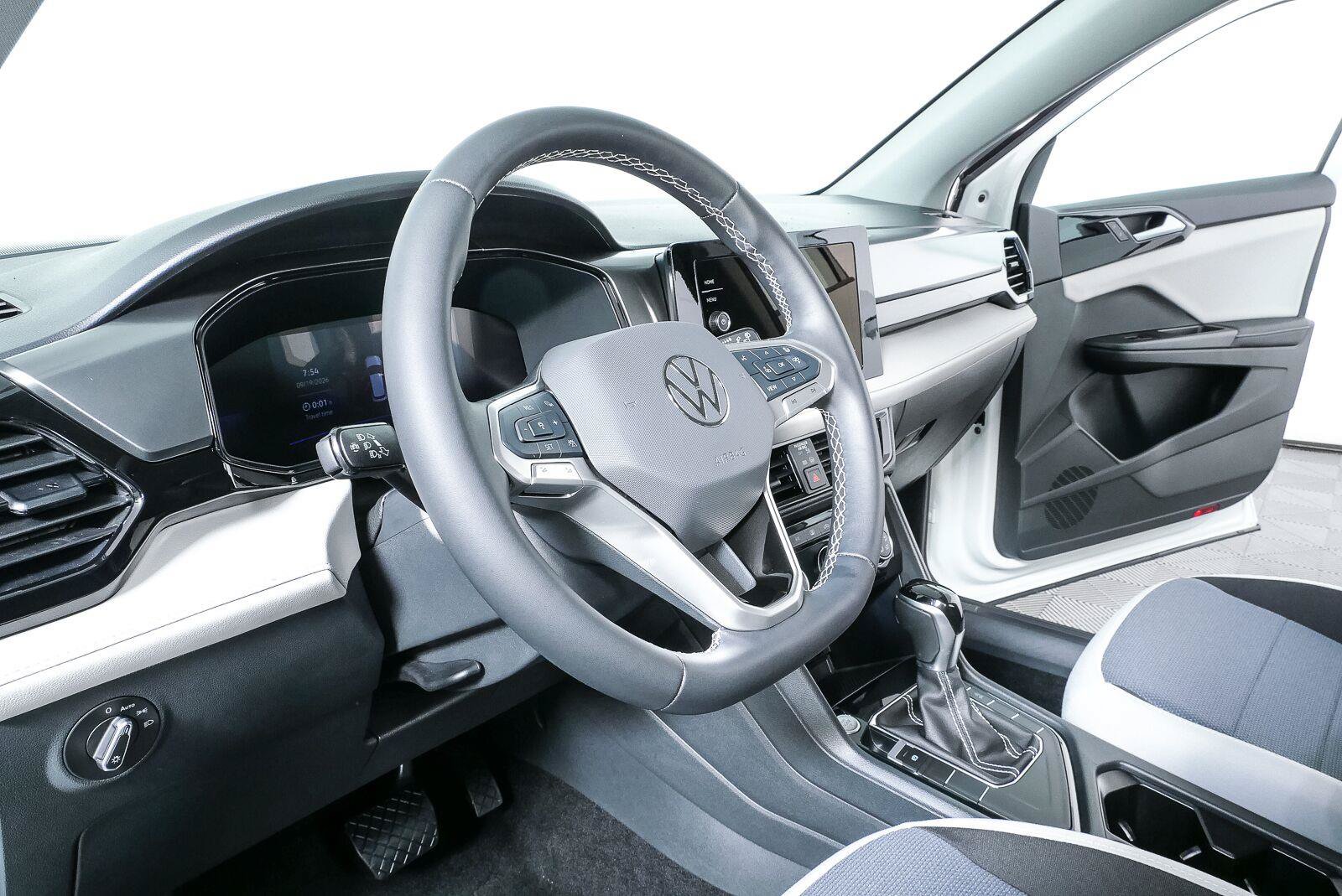 Certified 2025 Volkswagen Taos S FWD image 6