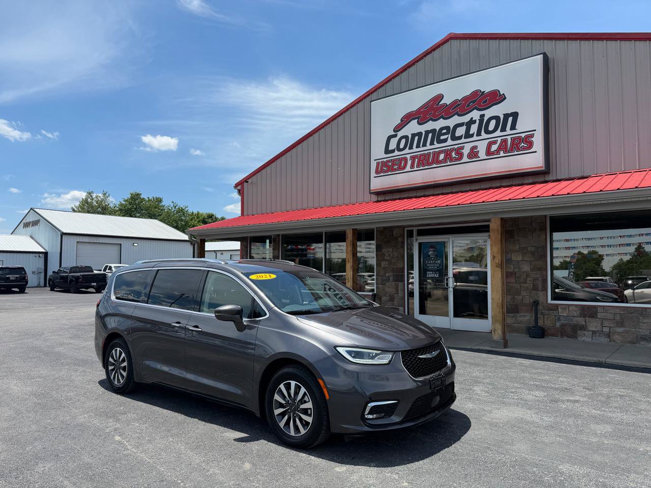 Used 2021 Chrysler Pacifica Touring-L