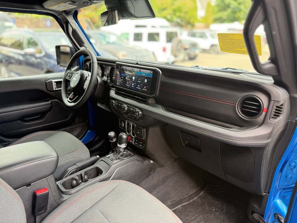 Used 2025 Jeep Wrangler Unlimited Rubicon w/ Safety Group AWD/4WD image 19