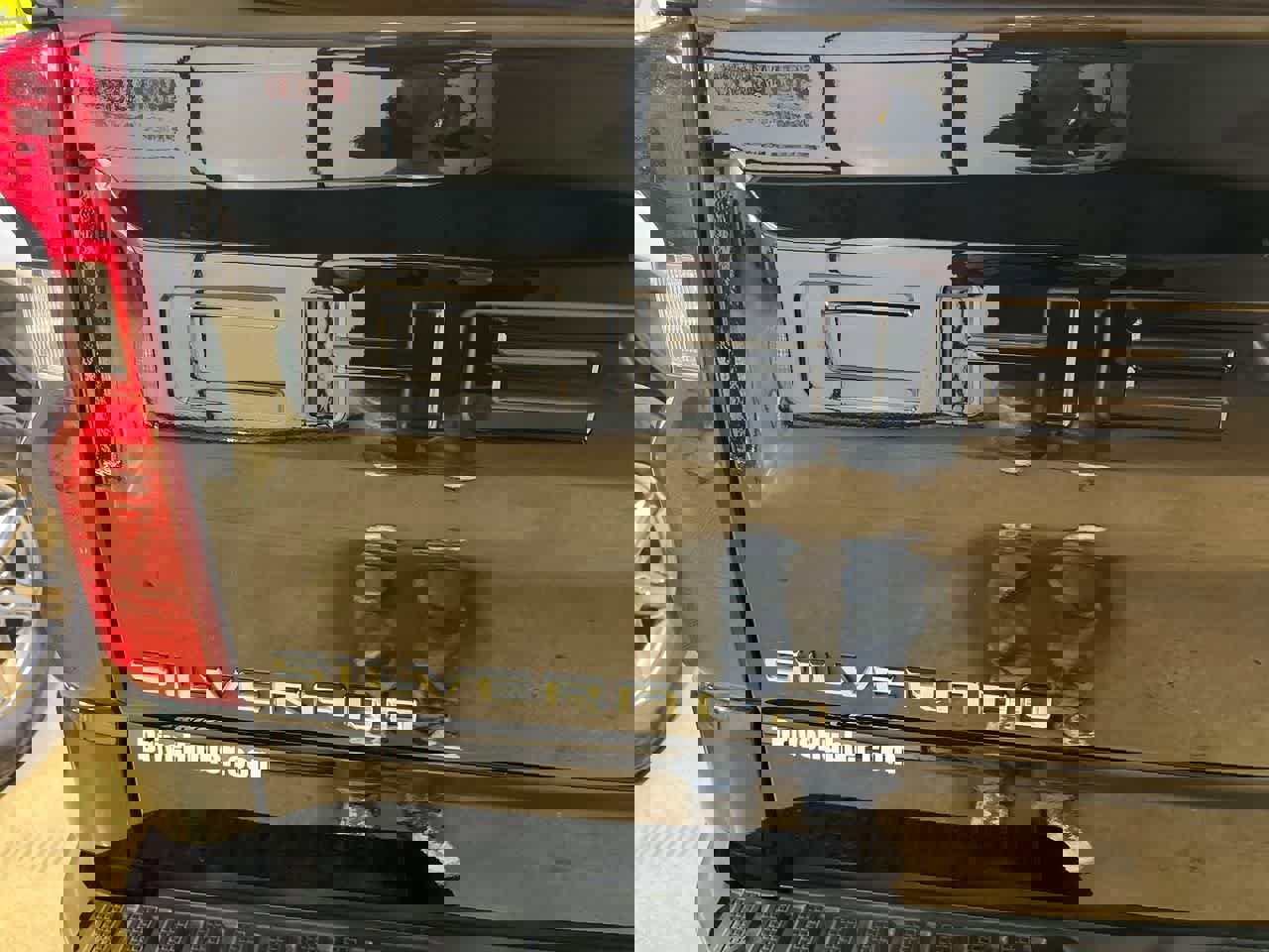 Used 2025 Chevrolet Silverado 1500 LT image 11