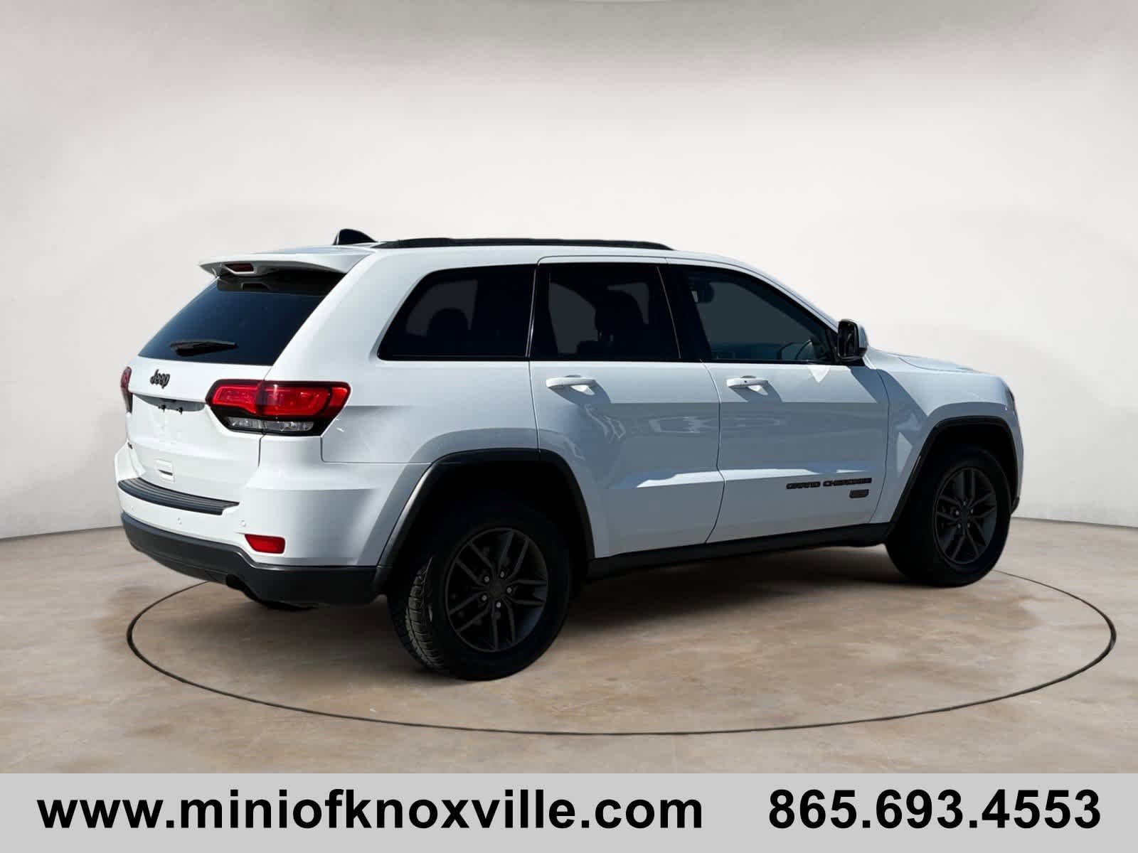 Used 2016 Jeep Grand Cherokee Laredo 75th Anniversary AWD/4WD image 3