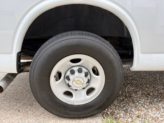Used 2024 Chevrolet Express 3500 LS RWD image 23