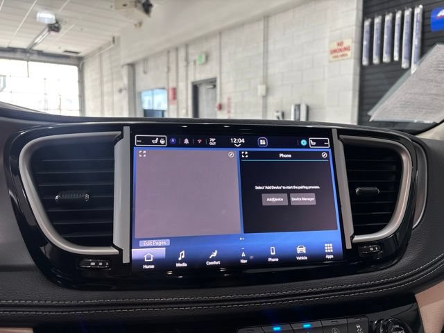 Used 2023 Chrysler Pacifica Touring-L w/ Uconnect Theater Family Group AWD/4WD image 25
