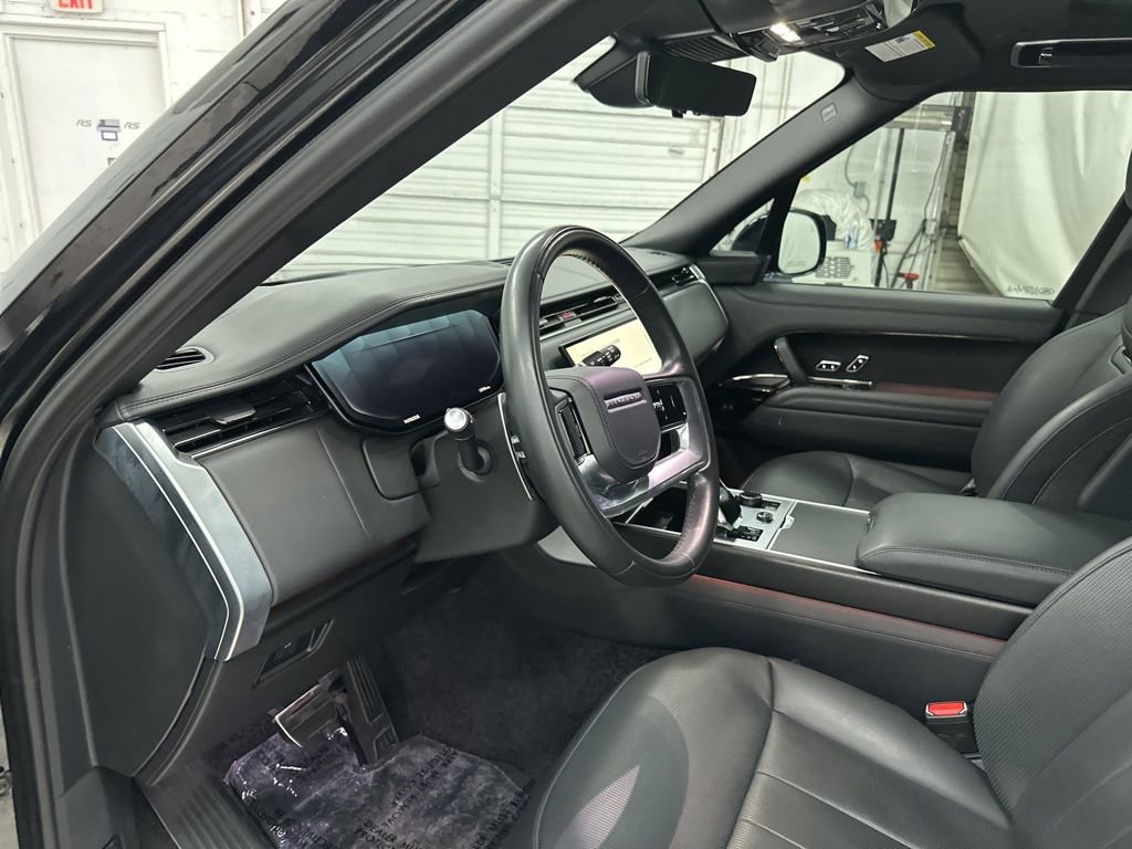 Used 2023 Land Rover Range Rover SV image 10