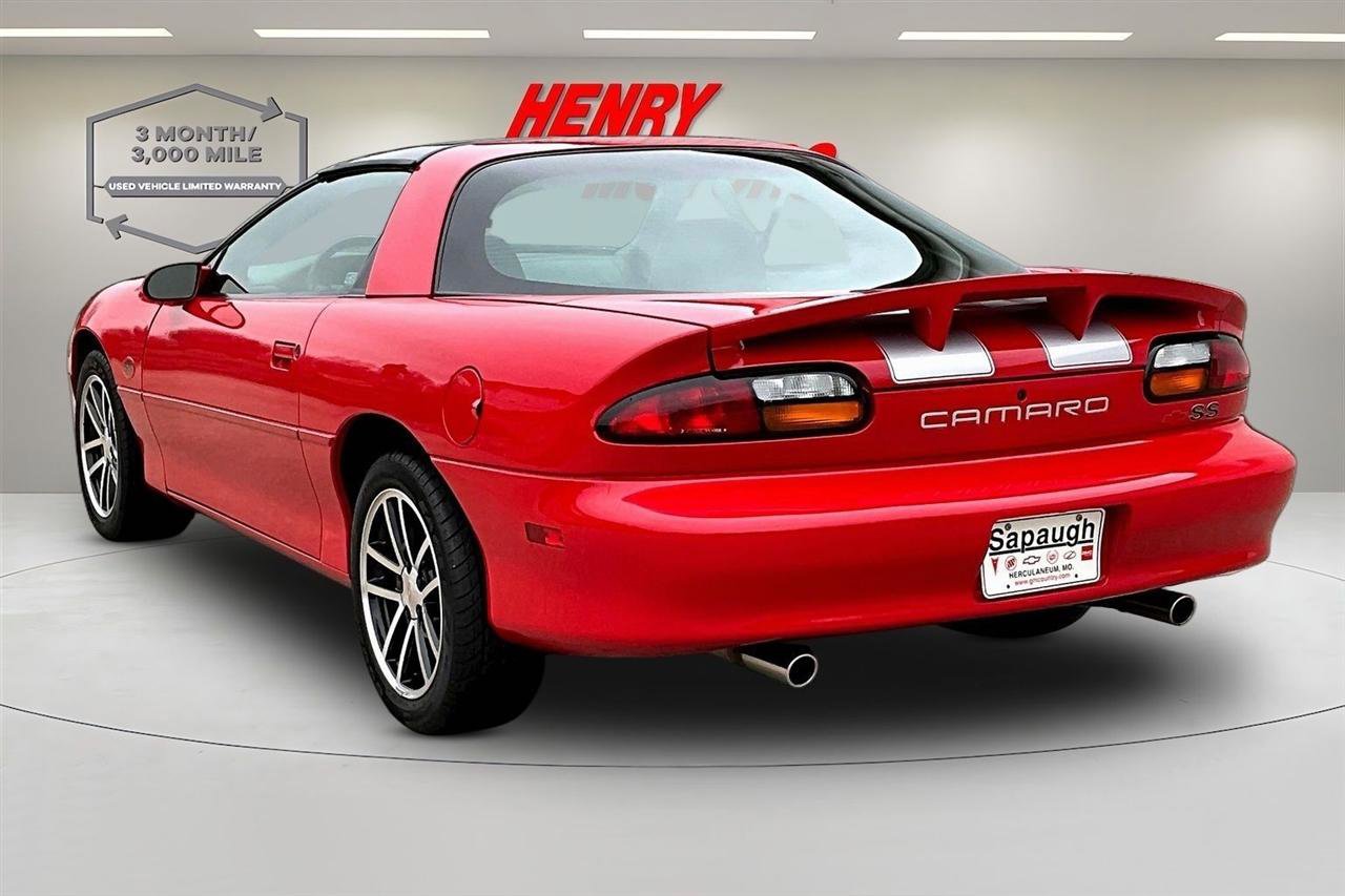 Used 2002 Chevrolet Camaro Z28 w/ SS Performance/Appearance Pkg RWD image 4
