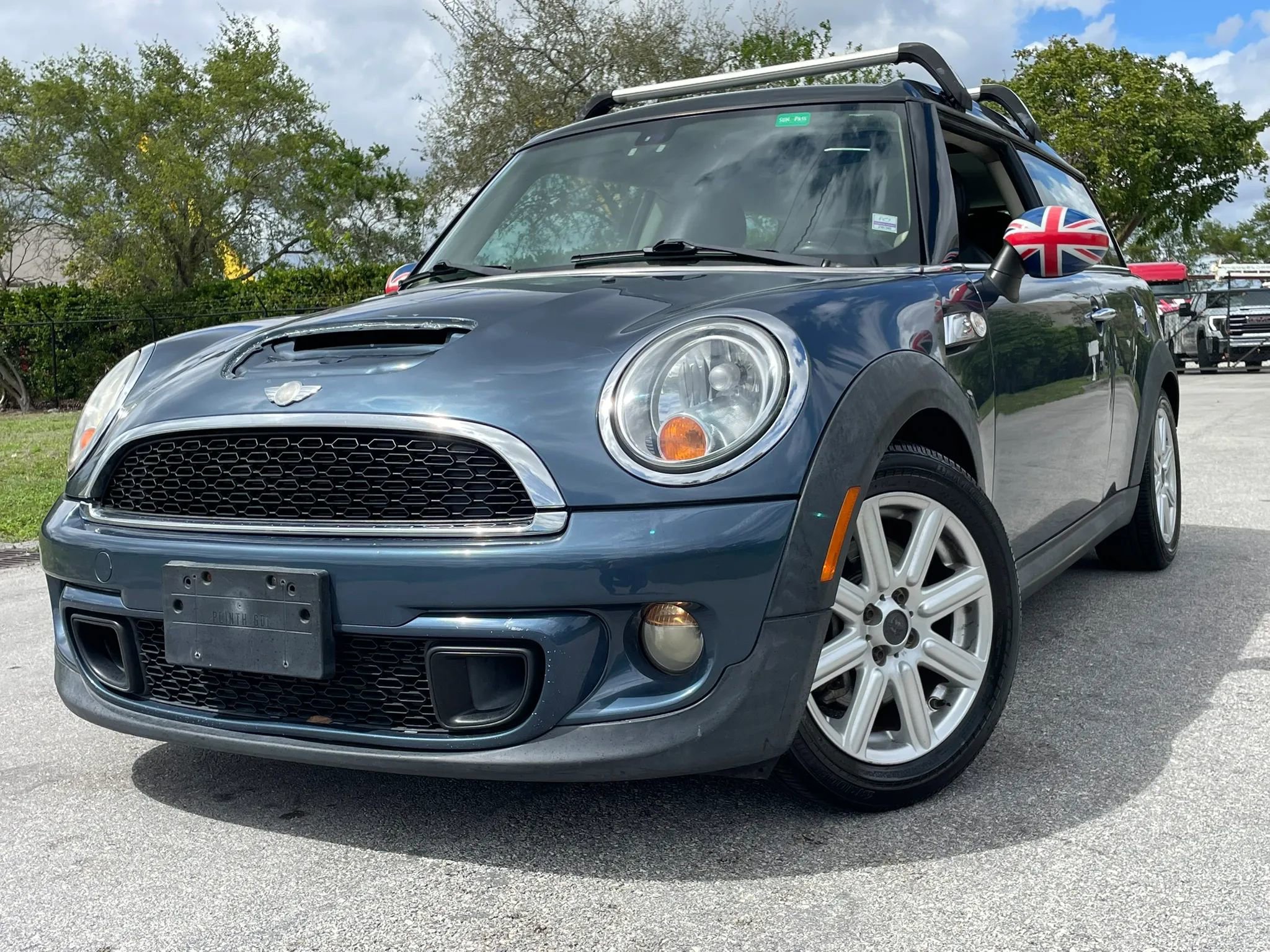 Used 2011 MINI Cooper Clubman S video 2