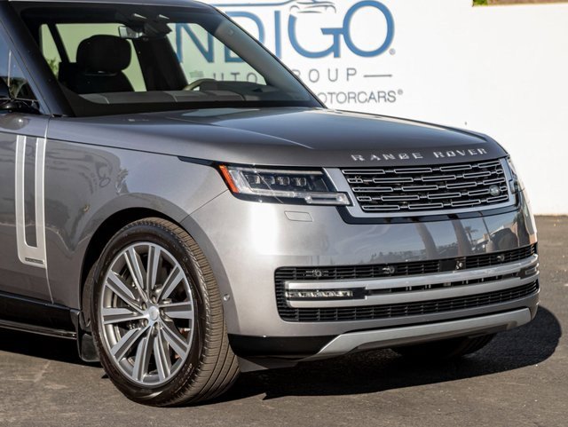 Used 2025 Land Rover Range Rover Long Wheelbase Autobiography image 5