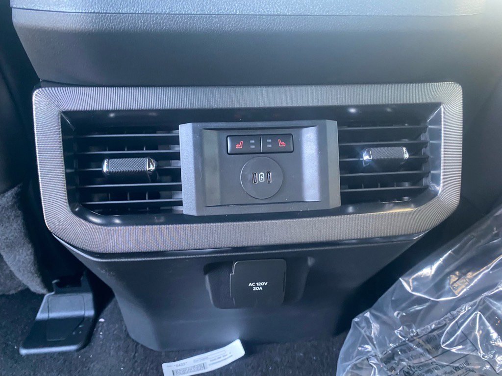 New 2025 Ford F250 Platinum image 17