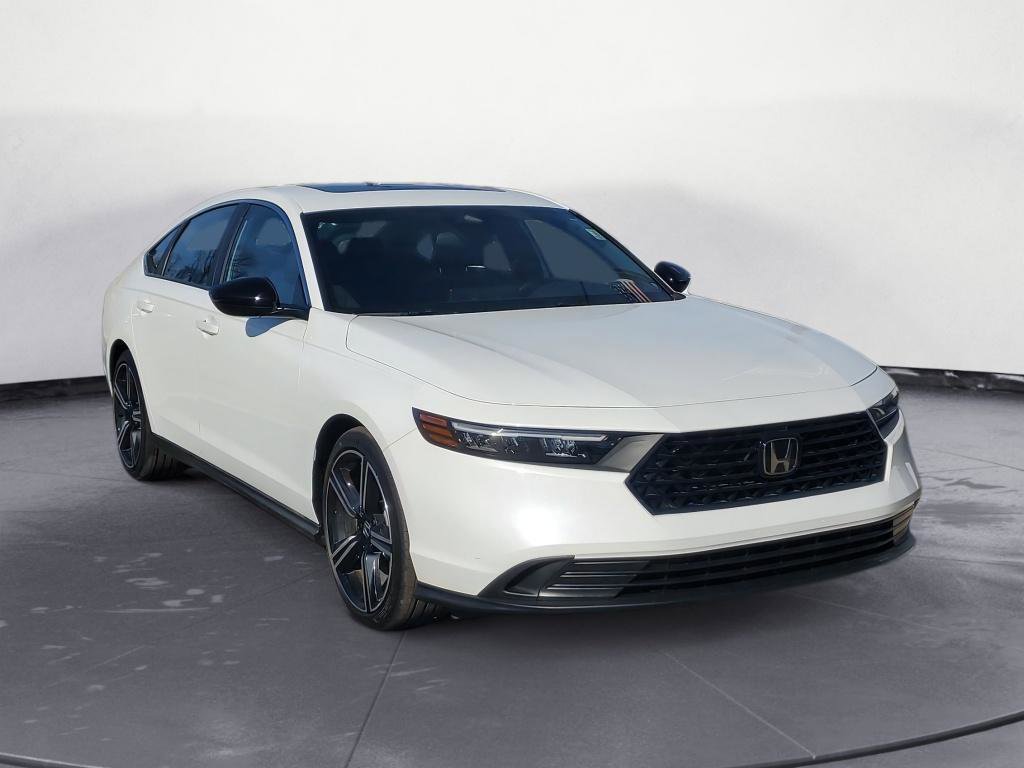 Used 2024 Honda Accord Sport image 2