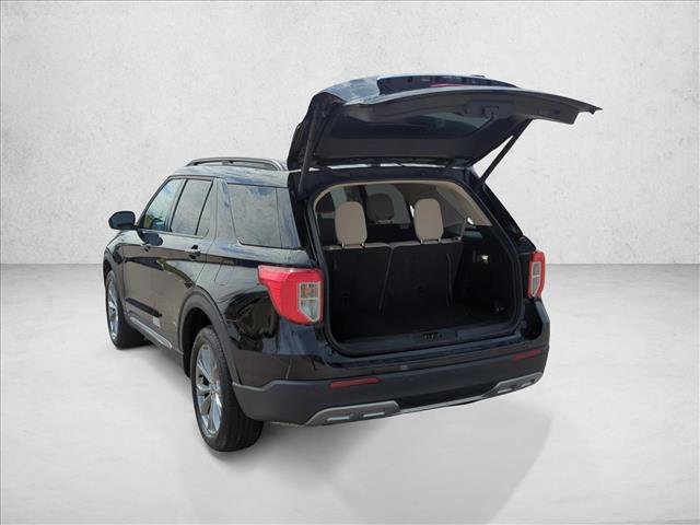 Used 2022 Ford Explorer XLT w/ Equipment Group 202A image 10