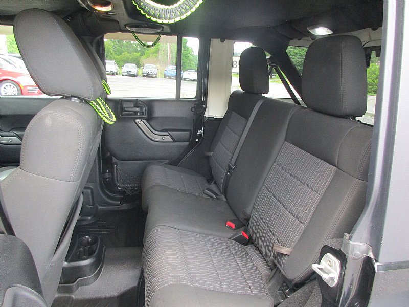 Used 2012 Jeep Wrangler Unlimited Sport image 13