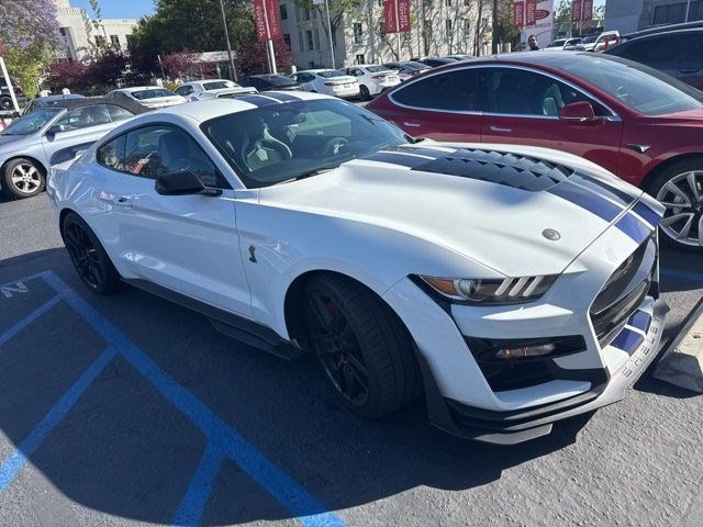 Used 2022 Ford Mustang Shelby GT500 w/ Technology Package RWD image 2