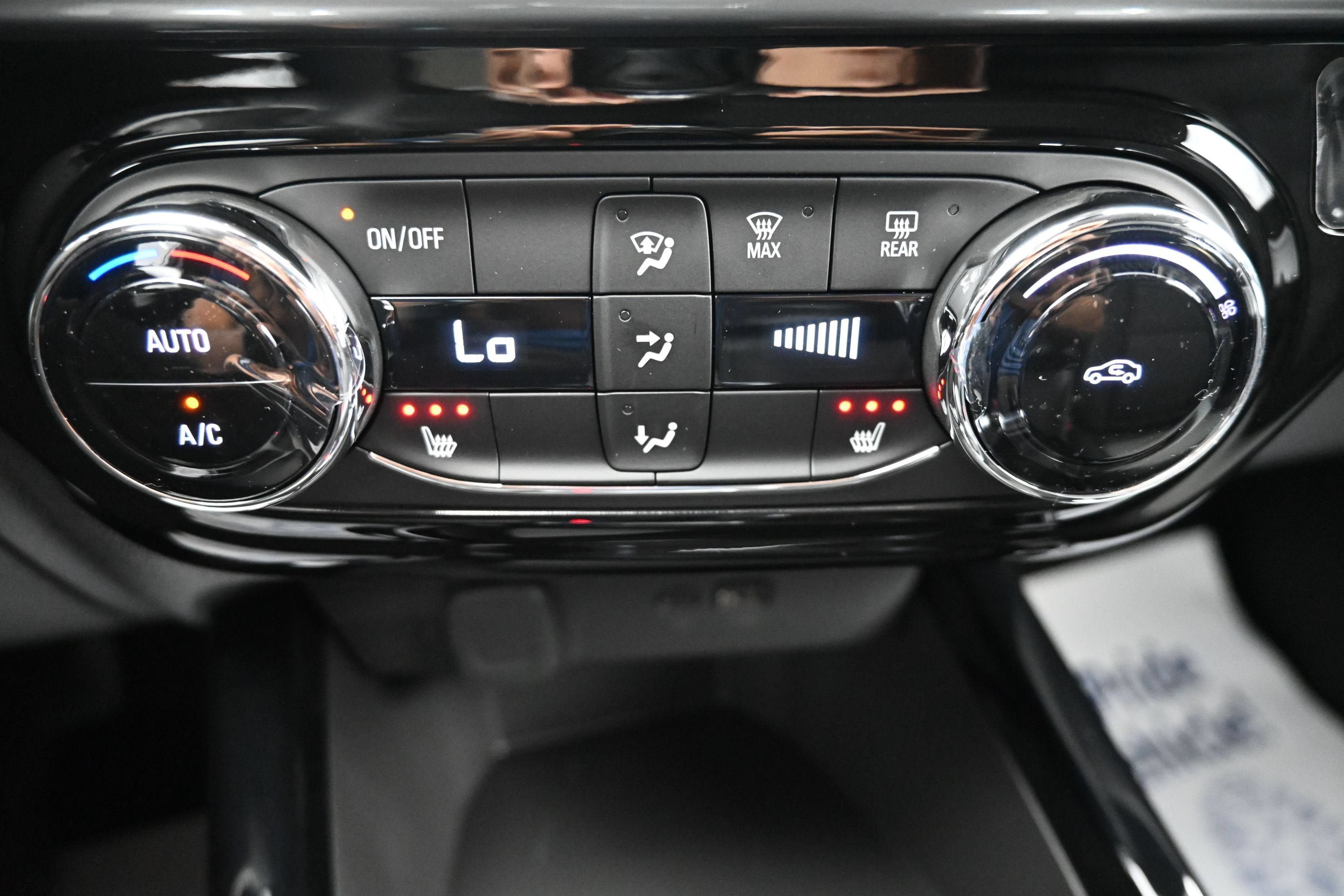 New 2026 Chevrolet Trax LT w/ Driver Confidence Package FWD image 17