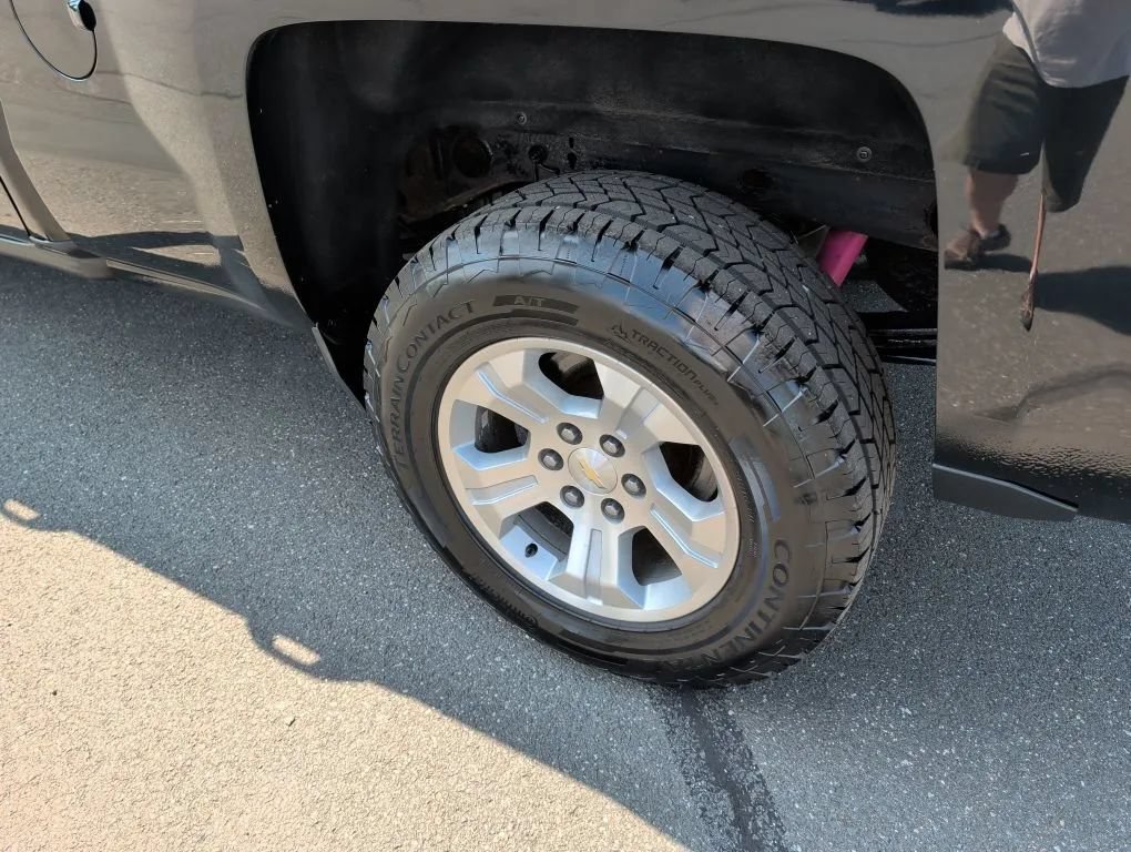 Used 2018 Chevrolet Silverado 1500 LT w/ All Star Edition AWD/4WD image 23