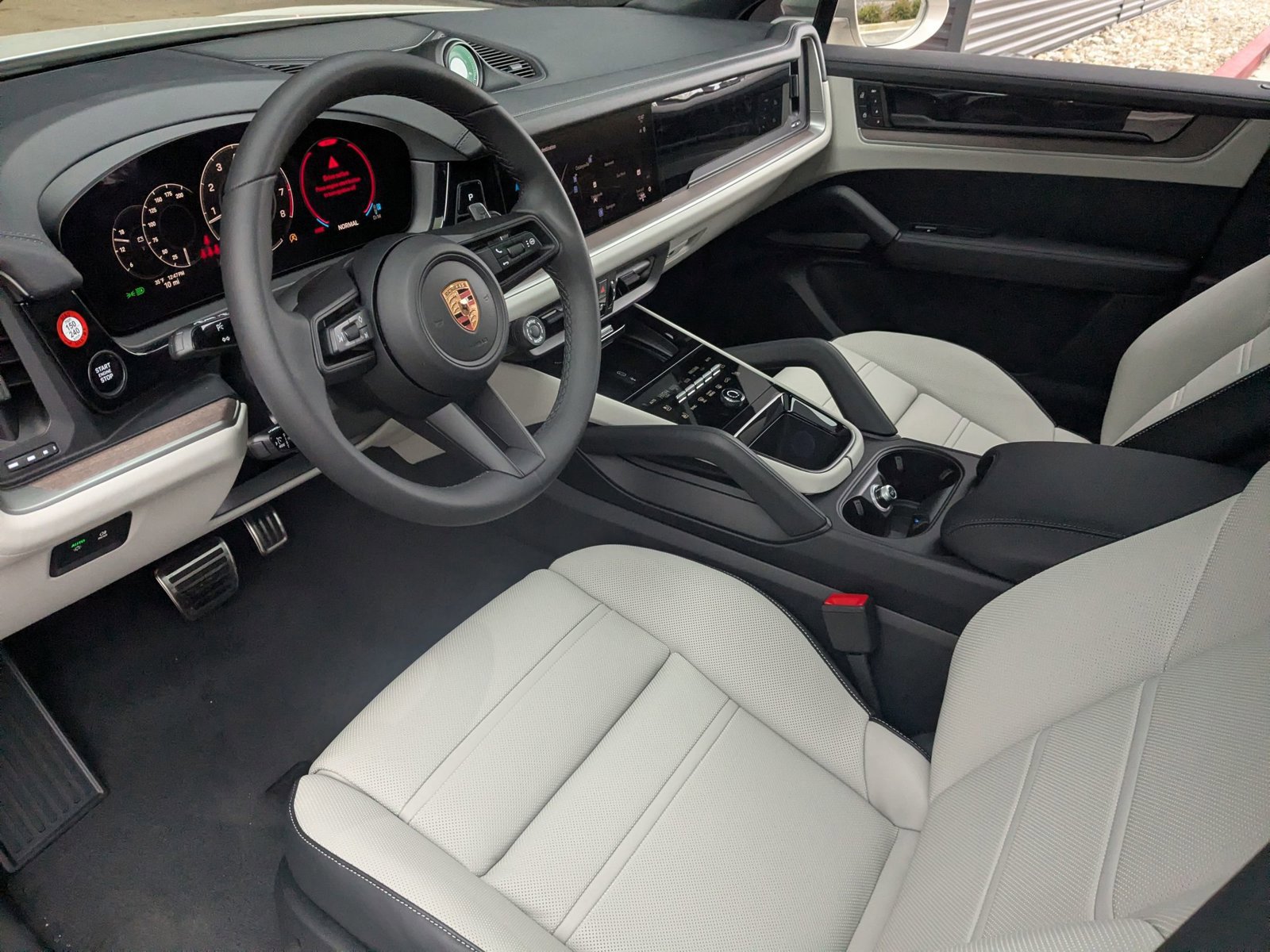 New 2026 Porsche Cayenne S image 4