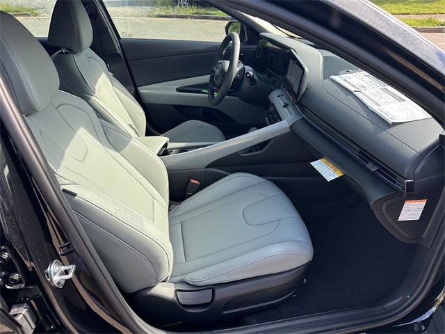 New 2025 Hyundai Elantra Limited image 13