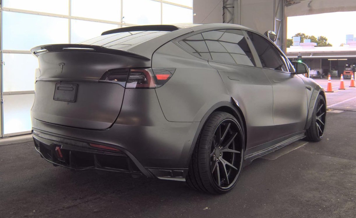 Used 2022 Tesla Model Y Performance AWD/4WD image 9