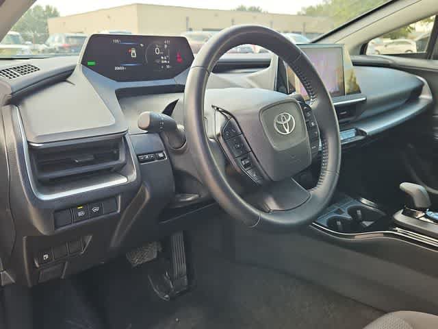 Used 2025 Toyota Prius LE FWD image 10