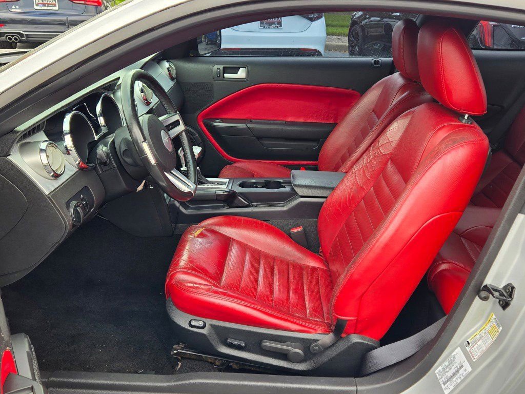 Used 2006 Ford Mustang GT Premium image 14