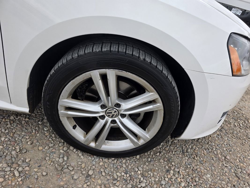 Used 2015 Volkswagen Passat TDI SE image 37