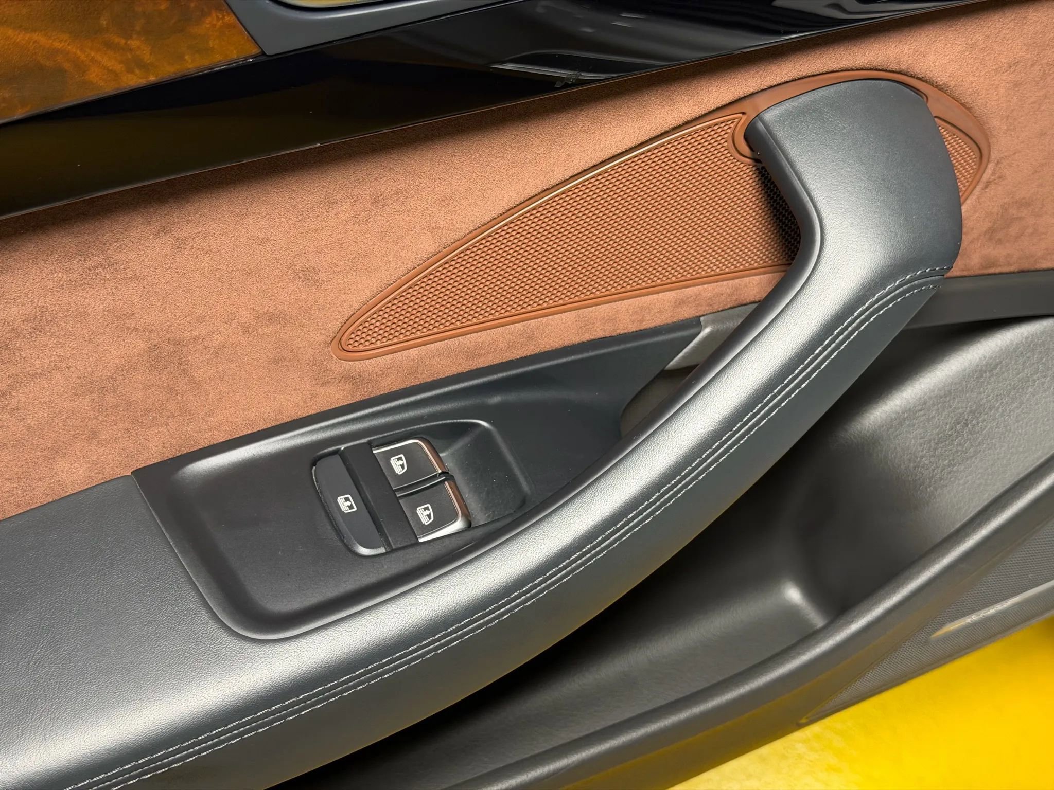 Used 2015 Audi A8 L 4.0T w/ Premium Package image 20