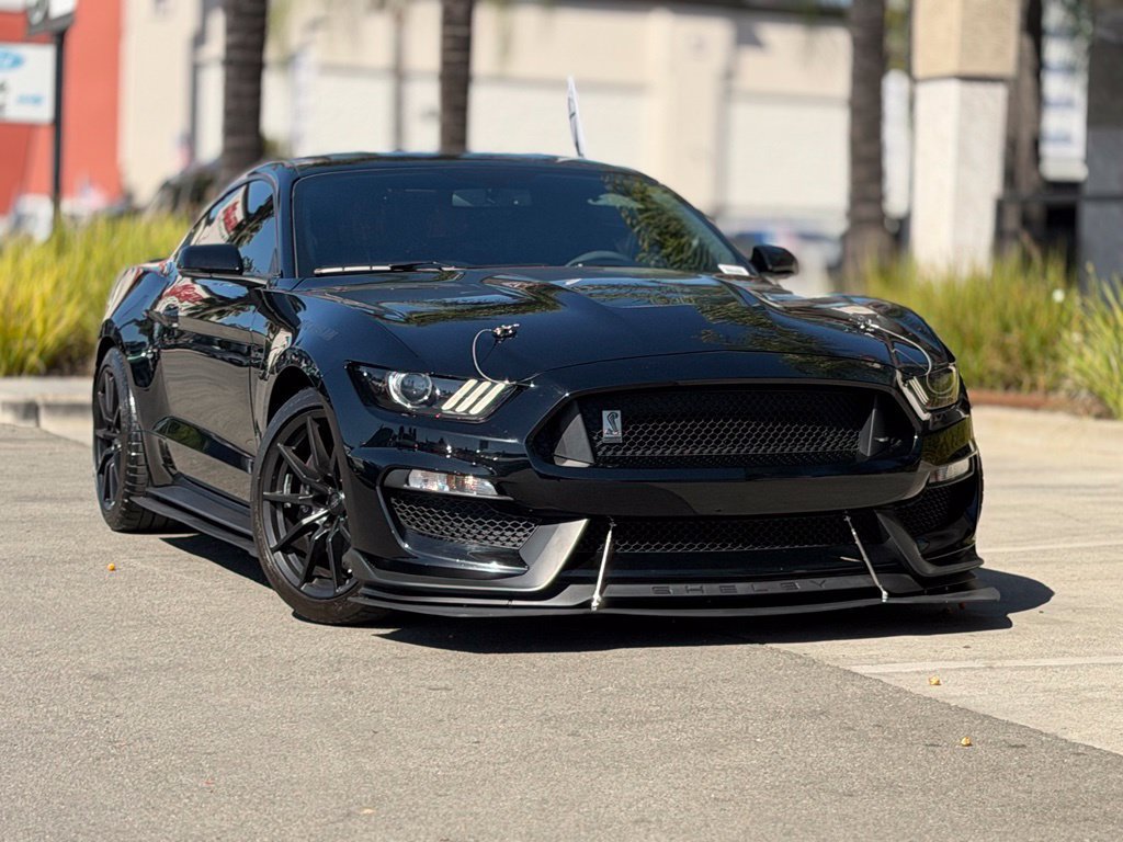 Used 2016 Ford Mustang Shelby GT350 w/ Technology Package RWD image 3