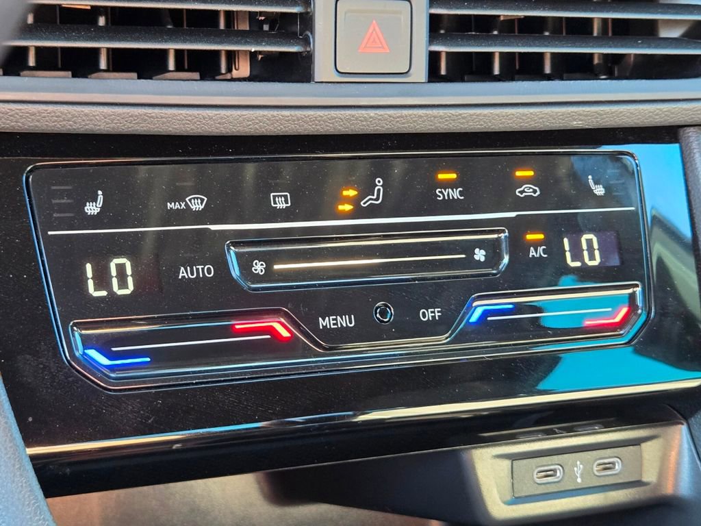 Certified 2025 Volkswagen Jetta Sport image 21