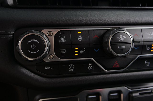 Used 2024 Jeep Wrangler Rubicon AWD/4WD image 22