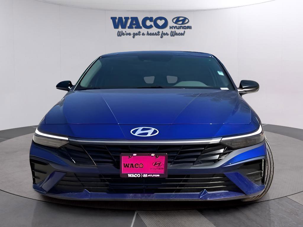 Used 2025 Hyundai Elantra Sport image 2
