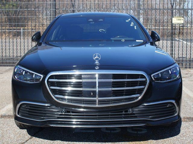 Used 2021 Mercedes-Benz S 580 4MATIC Sedan w/ 3D Technology Package image 2