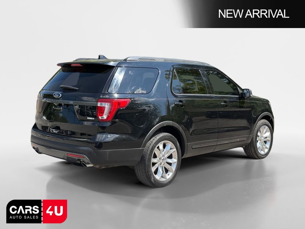 Used 2017 Ford Explorer XLT w/ Equipment Group 202A image 7
