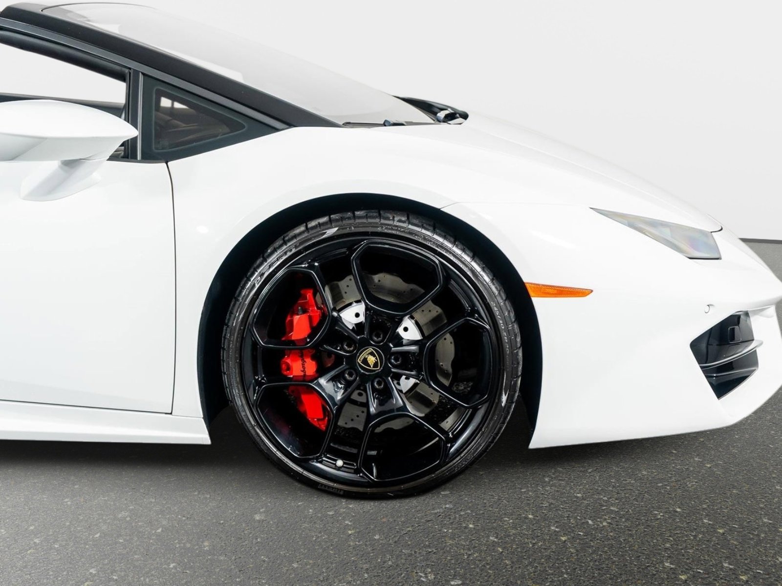 Used 2018 Lamborghini Huracan LP 580-2 image 7