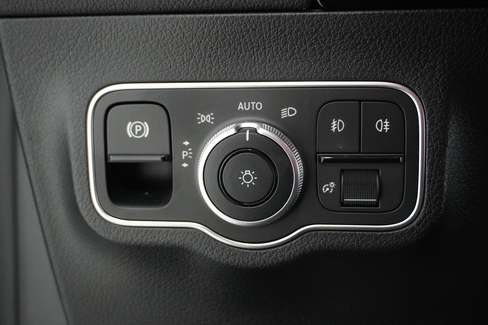 Used 2025 Mercedes-Benz GLA 250 image 21