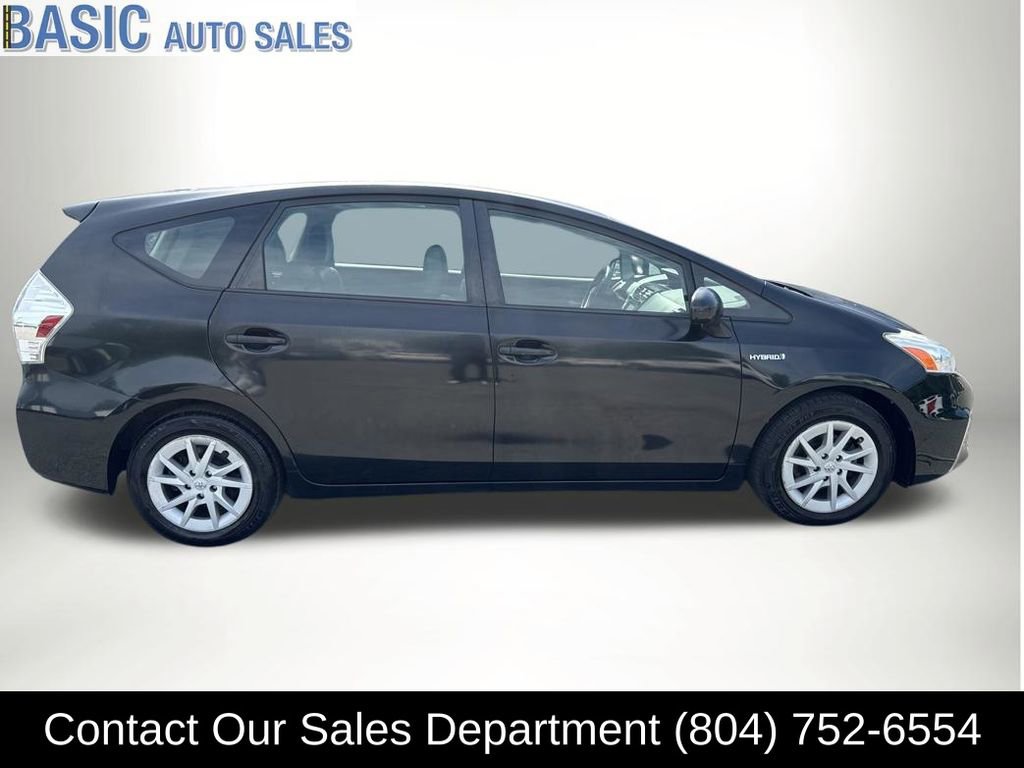 Used 2014 Toyota Prius V Three w/ Preferred Accessory Package FWD image 6