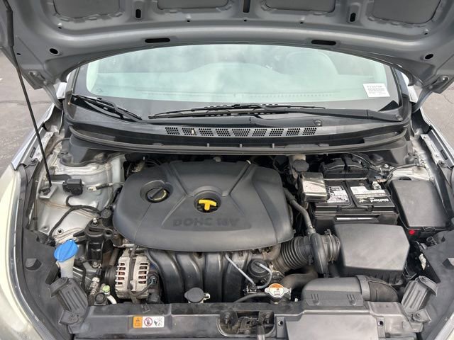 Used 2015 Hyundai Elantra SE image 11