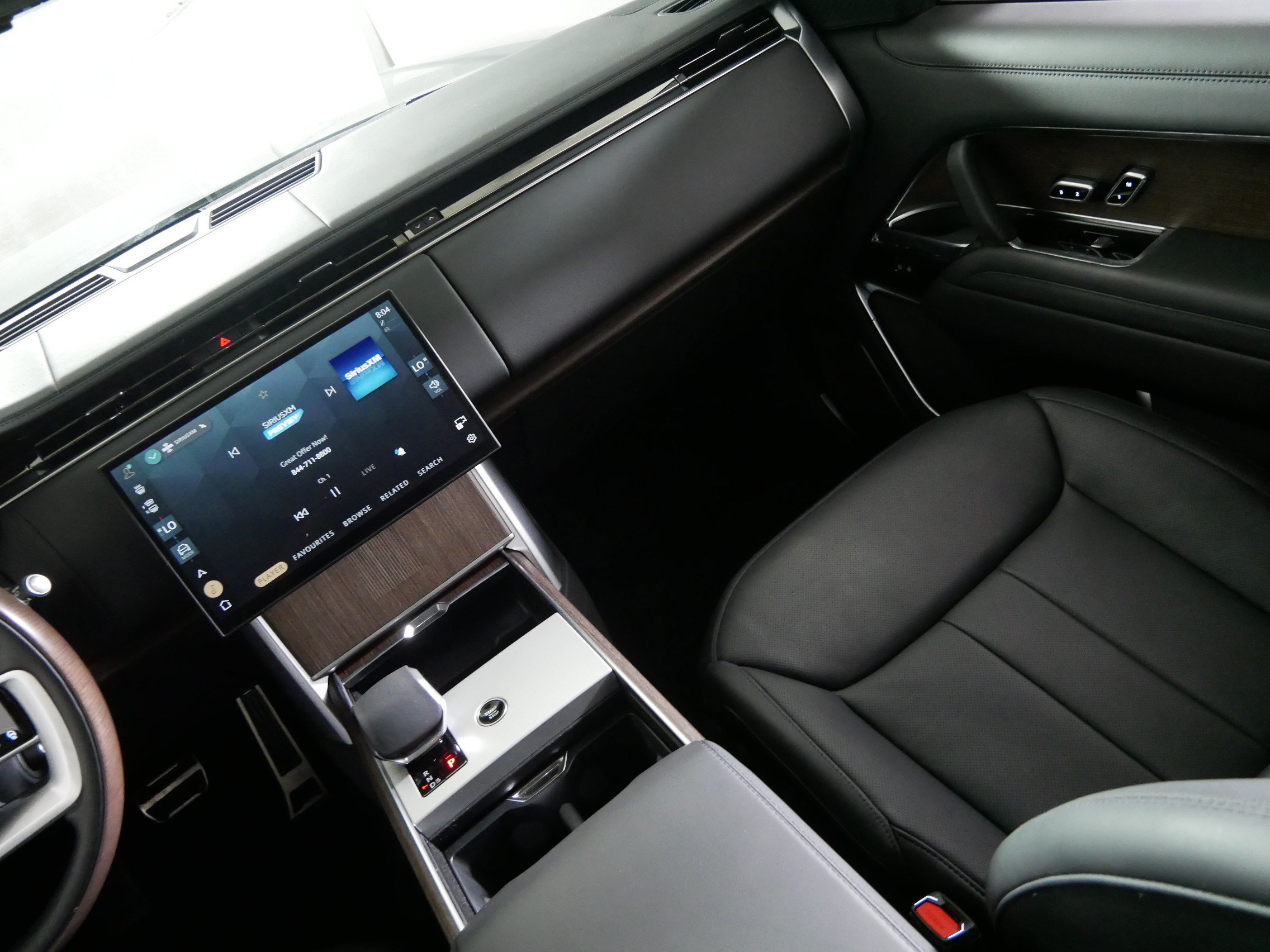 Used 2024 Land Rover Range Rover Autobiography AWD/4WD image 11