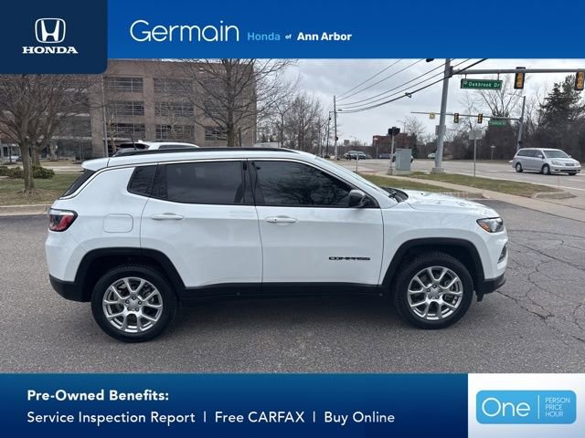 Used 2023 Jeep Compass Latitude AWD/4WD image 7