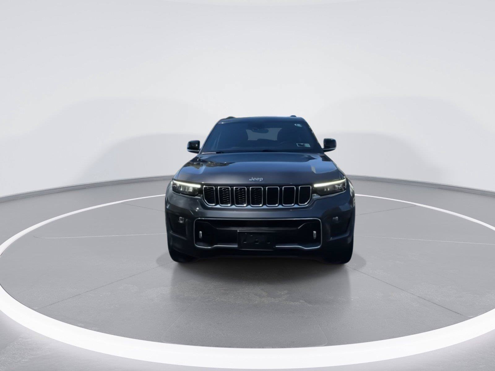 Used 2022 Jeep Grand Cherokee Overland AWD/4WD image 3