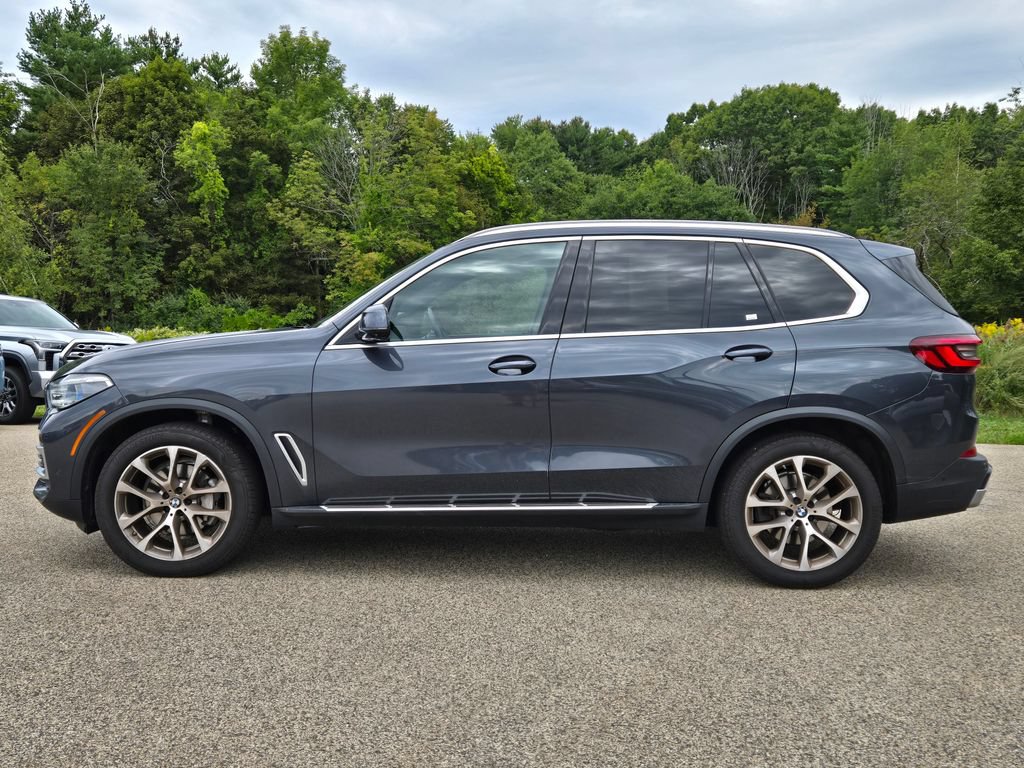 Used 2021 BMW X5 xDrive40i w/ Executive Package AWD/4WD image 2