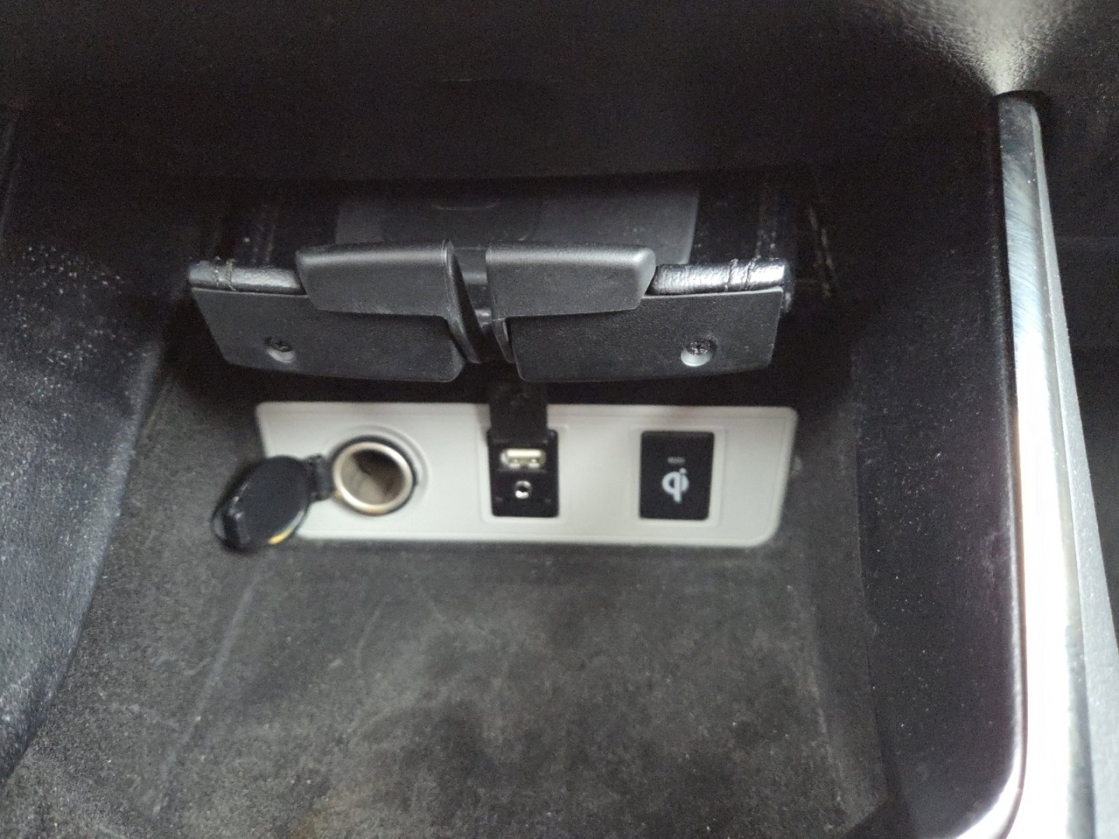 Used 2016 Toyota Avalon Limited image 8