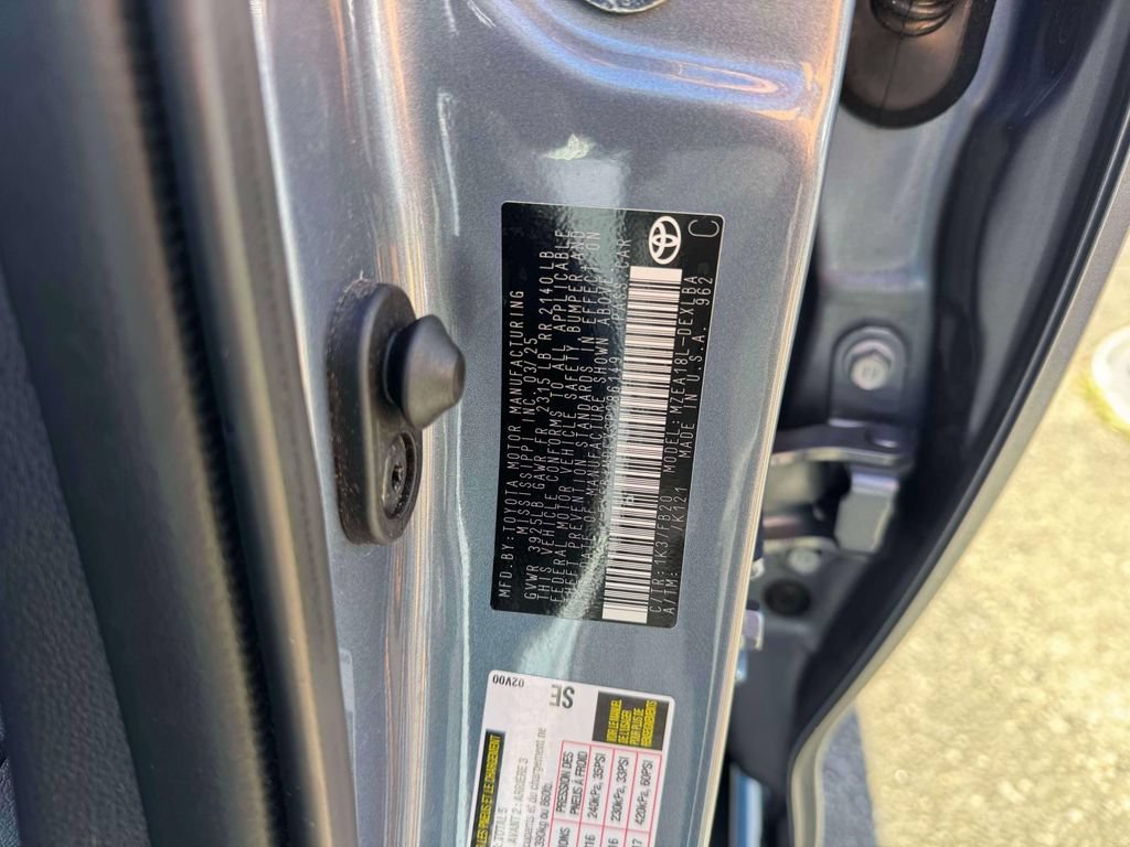 Used 2025 Toyota Corolla LE FWD image 13
