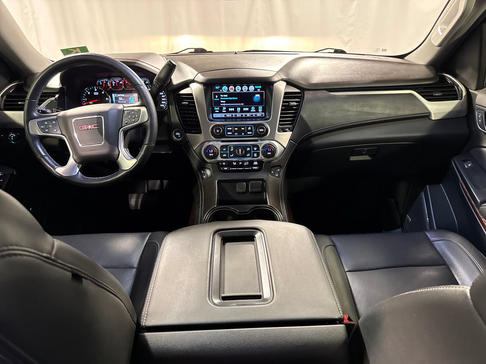 Used 2020 GMC Yukon XL SLT w/ Open Road Package AWD/4WD image 4