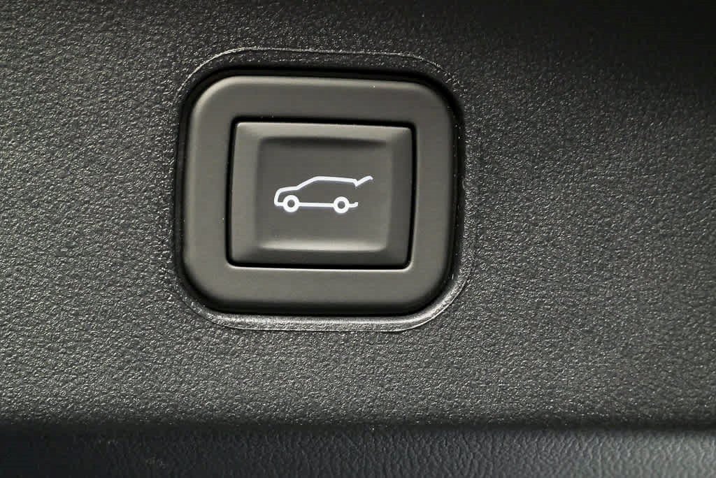 Certified 2025 Cadillac Lyriq Luxury w/ LPO, Floor Liner Package AWD/4WD image 22